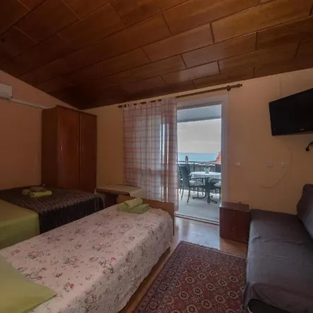 With Parking Space - 25161 Apartman Makarska