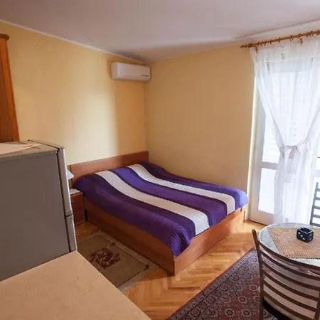 With Parking Space - 25161 Apartman