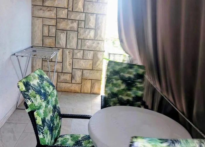 With Parking Space - 25161 Daire Makarska