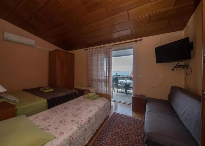 With Parking Space - 25161 Daire Makarska